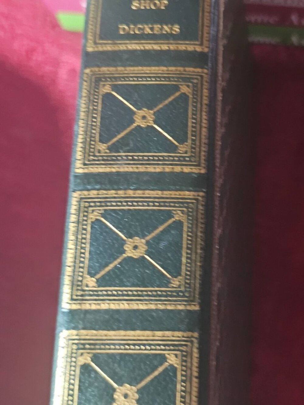 The Old Curiosity Shop - International Collectors Library - Hardcover by Dickens - Picture 5 of 5